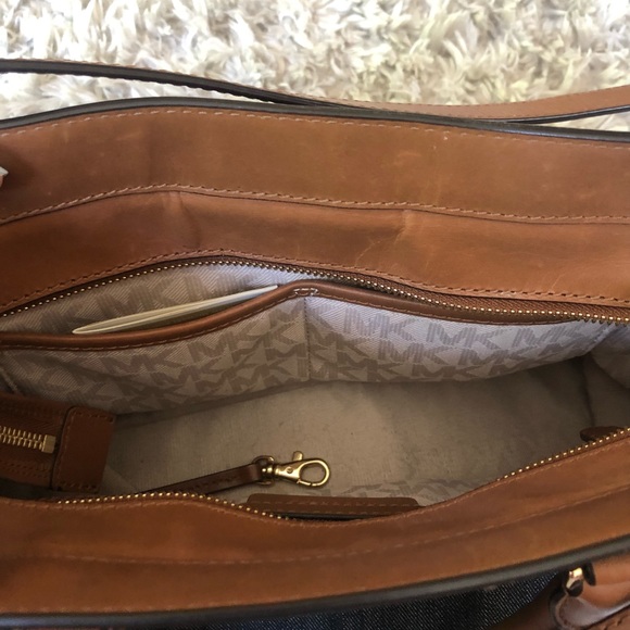 Michael Kors Handbag - Picture 6 of 12